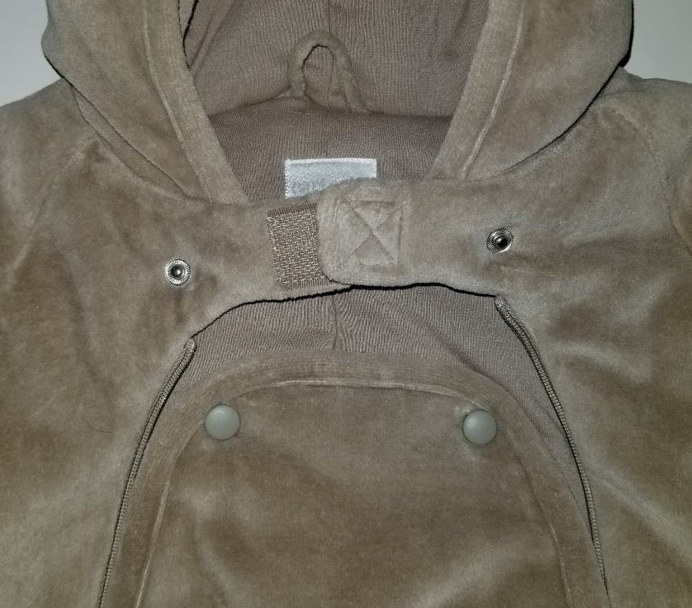 ** SOLD ** Carter's snowsuit - Picture 5 of 7